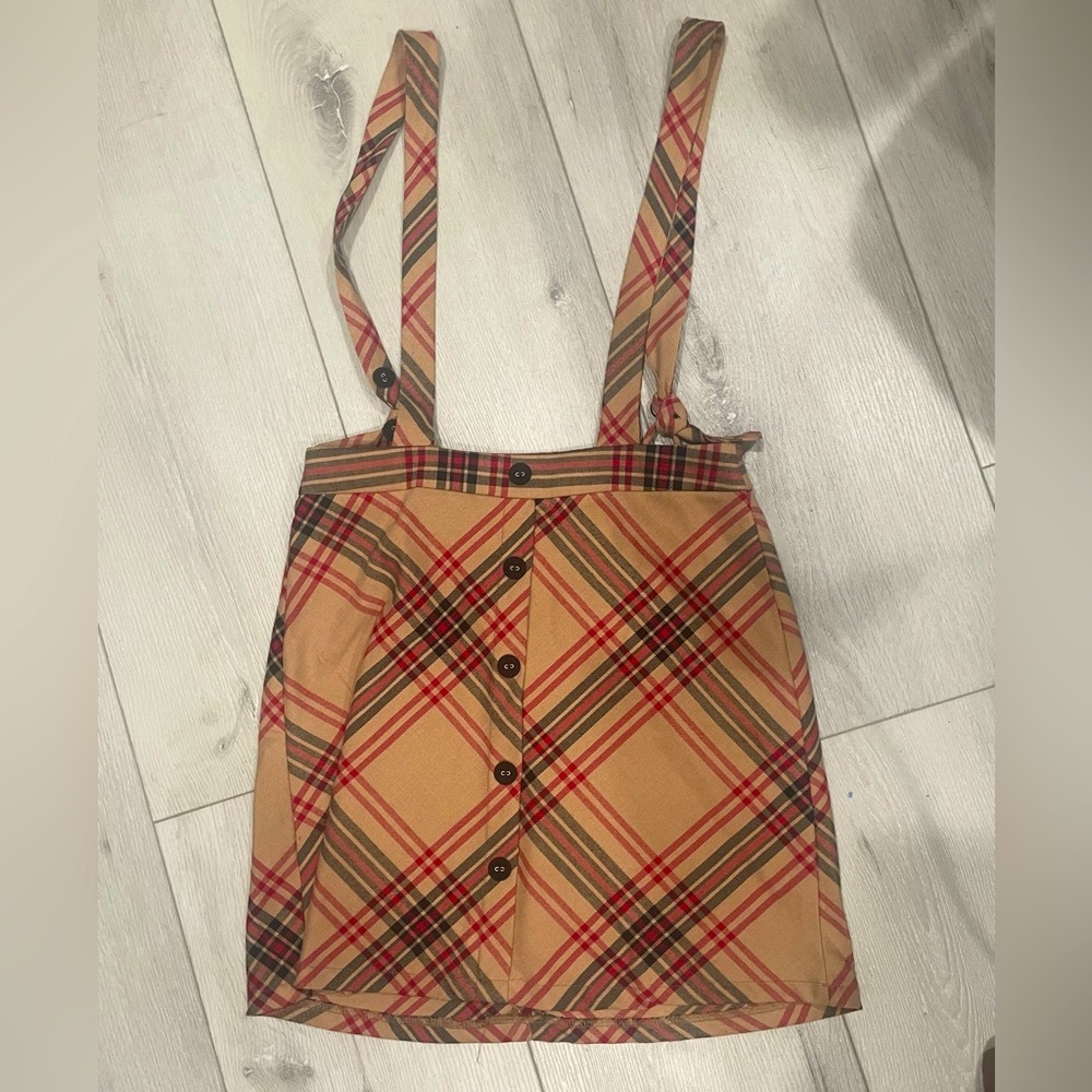 Cute suspender skirt